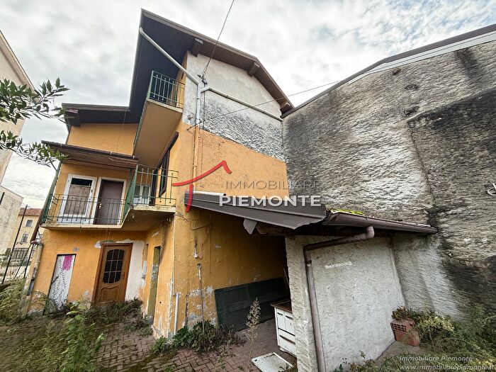 Casa quadrilocale in vendita in Via Allesina, Gozzano