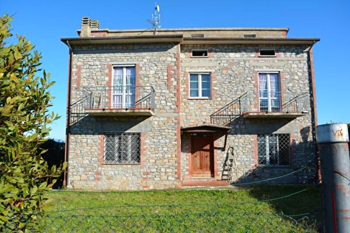 Casa con 6 locali in vendita in Via Friuli, Castiglione Del Lago