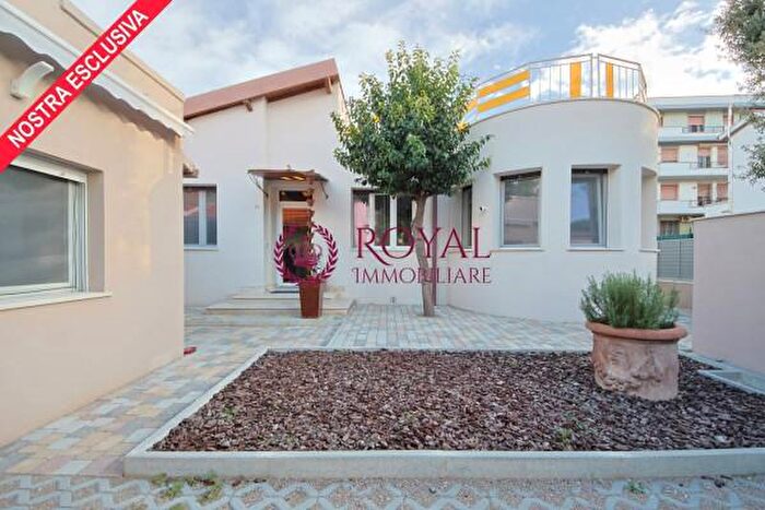 Casa con 5 locali in vendita in Via Vittorio Corcos, Livorno