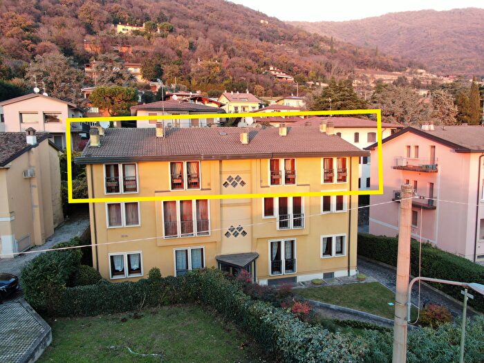 Appartamento con 13 locali in vendita in Via Ronchi San Francesco da Paola, Brescia