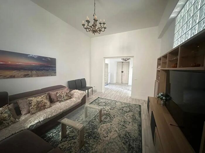 Appartamento trilocale in vendita in Via Pascoli, Foligno