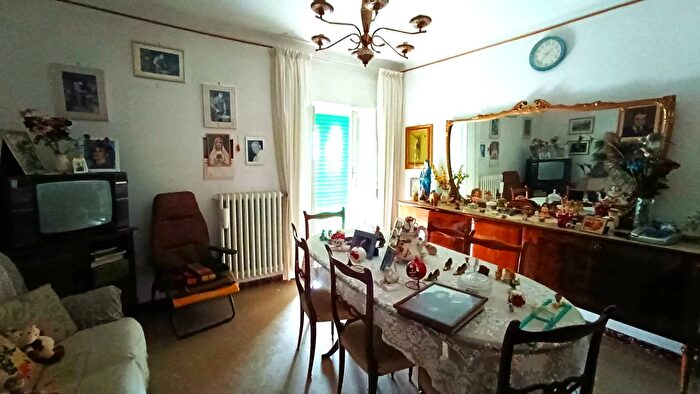 Appartamento trilocale in vendita in Petritoli