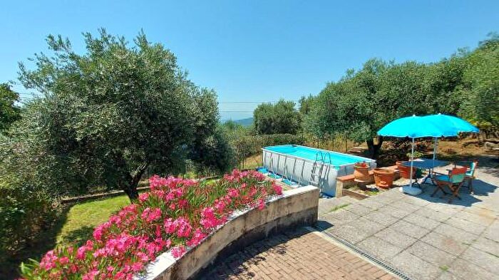 Casa con 6 locali in vendita in Marliana