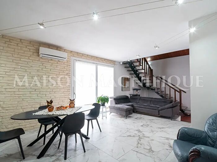 Casa con 7 locali in vendita in Via della Libertà, Tresignana