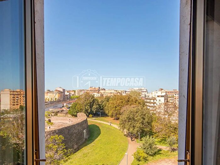 Appartamento trilocale in vendita in Roma