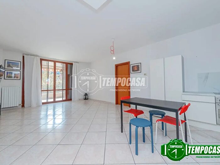 Appartamento trilocale in vendita in Via Mahatma Gandhi, Milano