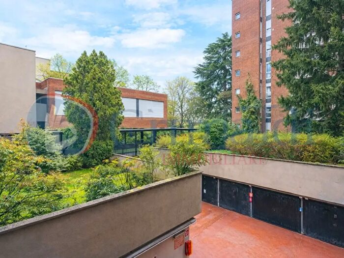 Appartamento trilocale in affitto in Via Zamagna, Milano