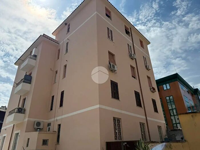 Appartamento bilocale in vendita in Via dei Castani, Roma