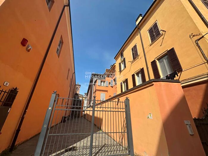 Appartamento bilocale in vendita in Via Foschieri, Modena