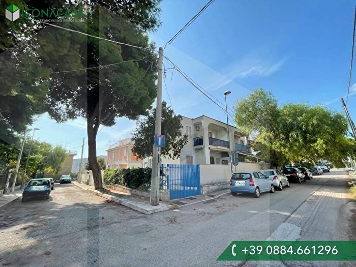 Appartamento con 5 locali in vendita in Viale Nimpio a, Manfredonia