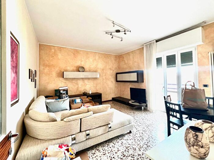 Appartamento bilocale in affitto in Viale Valganna, Ippodromo San Gallo, Varese