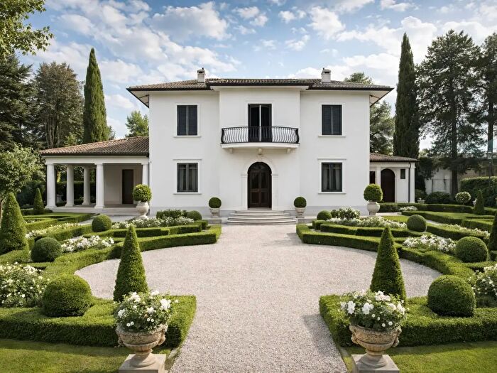 Casa con 10 locali in vendita in Frazione Montesicuro, Ancona