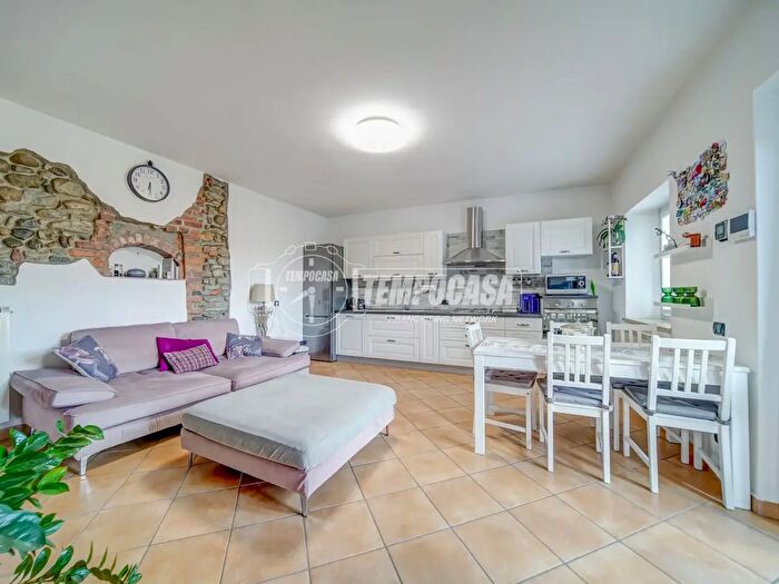 Appartamento trilocale in vendita in Via Nazario Sauro, Sumirago