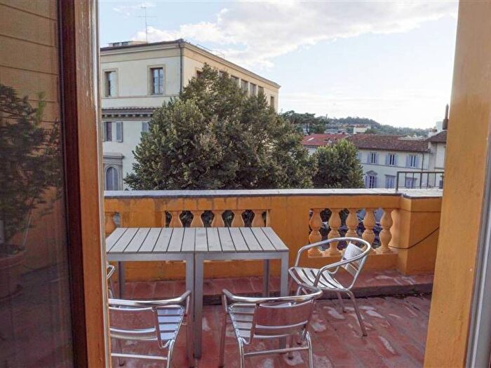 Appartamento con 6 locali in affitto in Piazza Massimo dAzeglio, DAzeglio, Firenze