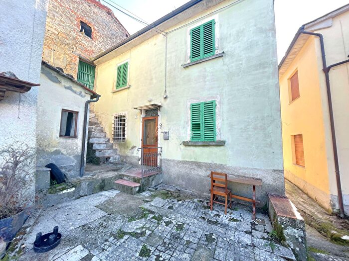 Casa con 6 locali in vendita in Via di Lupicciano, Pistoia