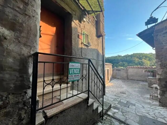 Appartamento trilocale in vendita in Via Corazza, Vasanello