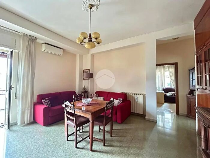 Appartamento trilocale in vendita in Via Alessandro Guiccioli, Roma