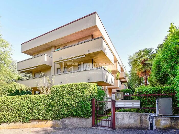 Appartamento trilocale in vendita in Via Alcide De Gasperi, Cantu'