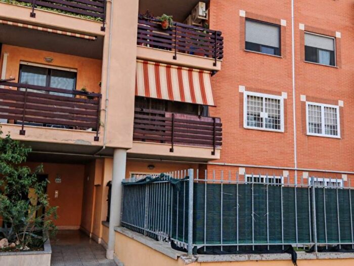 Appartamento trilocale in affitto in Viale Attilio Bertolucci, Settecamini, Roma