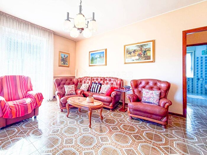 Appartamento bilocale in vendita in Via Edmondo De Amicis, Centro, Vedano Olona