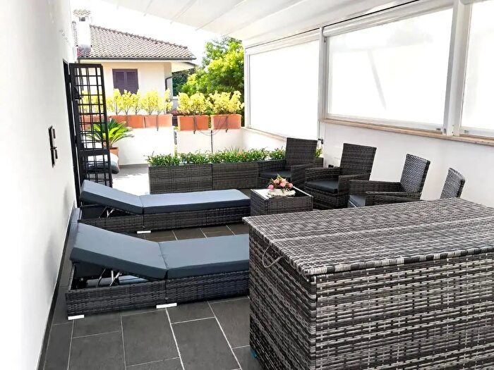 Casa con 5 locali in vendita in Montignoso