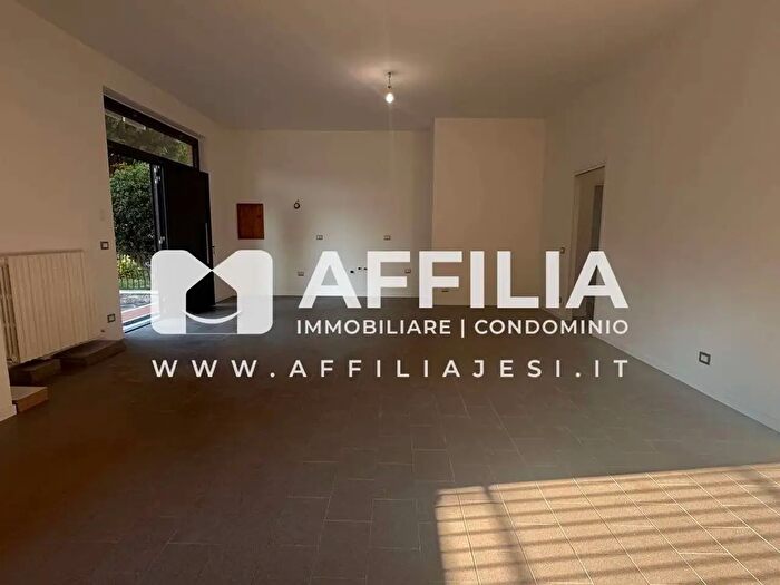Appartamento trilocale in vendita in Via Gramsci, Castelbellino