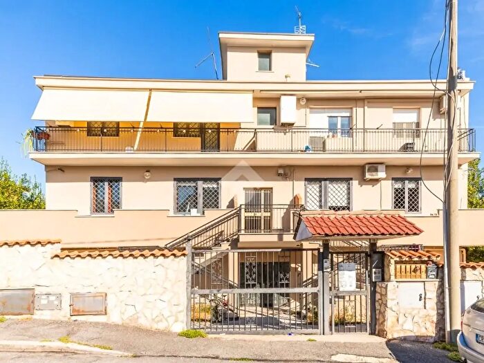 Appartamento bilocale in vendita in Via Roviano, Guidonia Montecelio