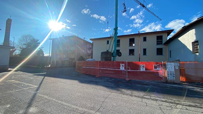 Appartamento trilocale in vendita in Via San Zenone, Mapello