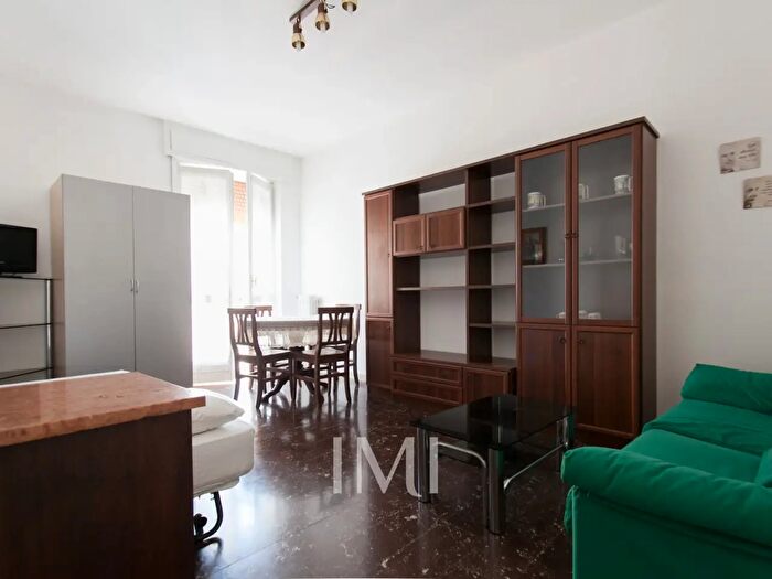 Appartamento trilocale in vendita in Via Bordighera, Milano