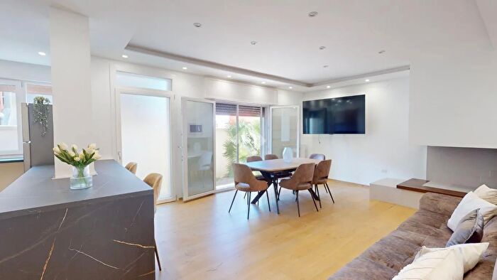 Casa quadrilocale in vendita in Via Specchia, Brindisi