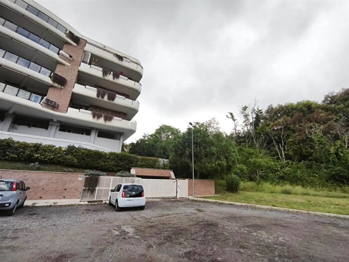 Appartamento quadrilocale in vendita in Roma
