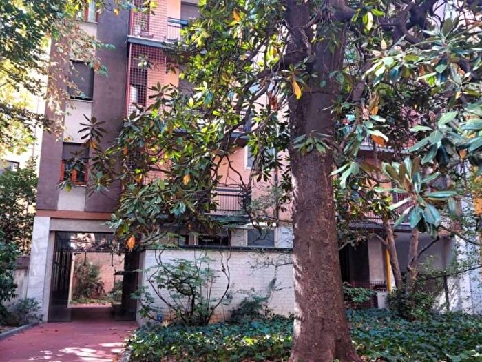 Appartamento con 6 locali in affitto in SantAmbrogio, Milano