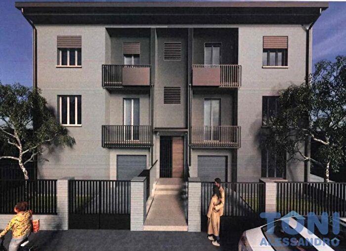 Appartamento con 5 locali in affitto in Empoli