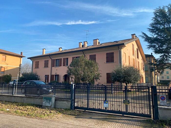 Appartamento trilocale in affitto in Centro, San Pietro in Casale