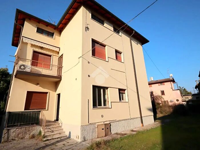 Casa con 8 locali in vendita in Via Matteotti, Borgosatollo