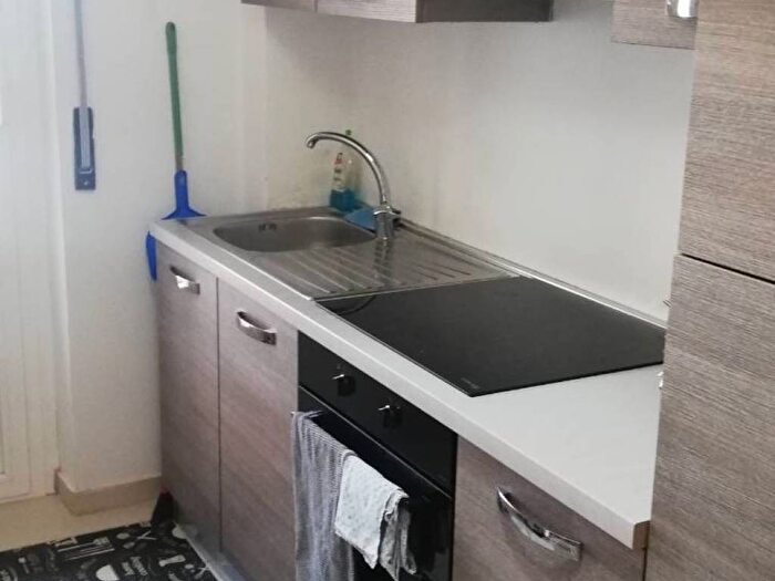 Appartamento trilocale in affitto in Montenero, Milano
