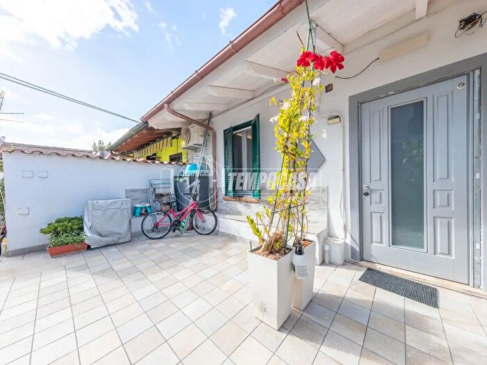 Appartamento bilocale in vendita in Via dei Rufi, Roma