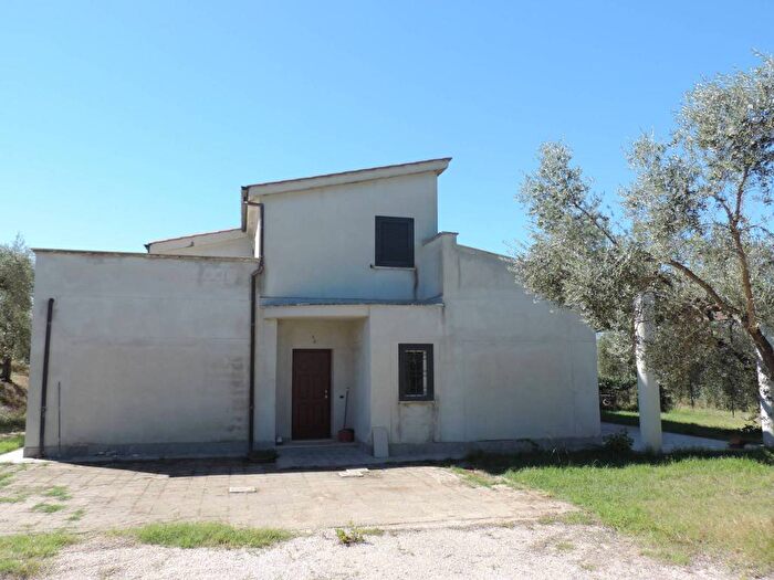 Casa trilocale in affitto in Via dell'Arci, Fara in Sabina