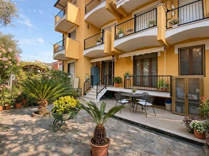 Appartamento trilocale in vendita in Via Pairola, San Bartolomeo Al Mare