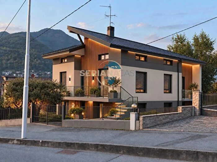 Casa quadrilocale in vendita in Via Fara, Pradalunga