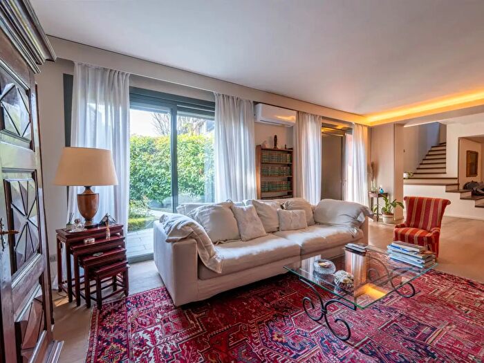 Appartamento con 7 locali in vendita in Via Luisa del Carretto, Torino