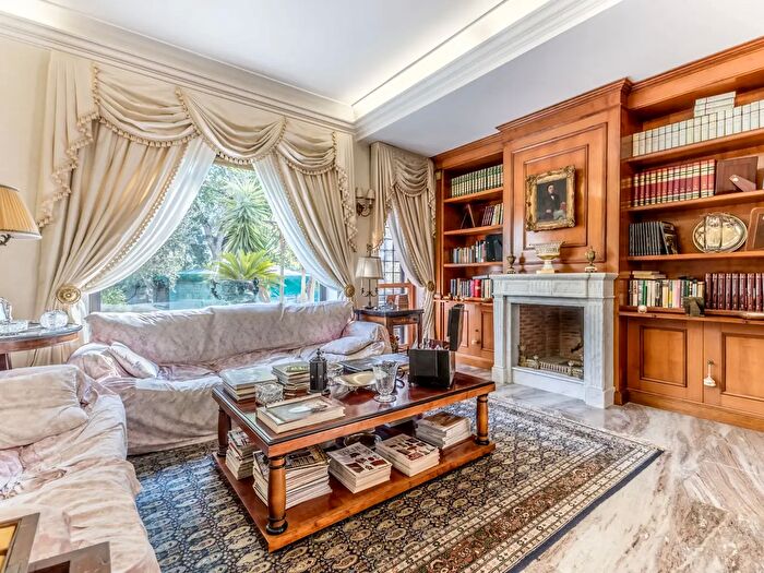 Casa con 5 locali in vendita in Via Ibico, Roma