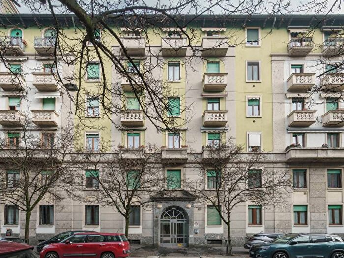 Appartamento trilocale in affitto in Via Giovanni Battista Fauchè, Cenisio, Milano