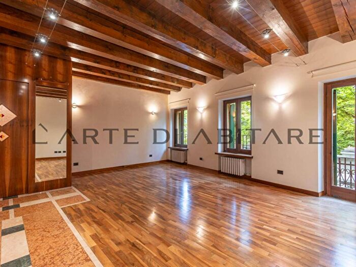Appartamento trilocale in affitto in Via della Valverde, Valverde, Verona