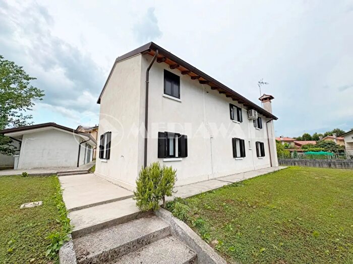 Casa con 5 locali in vendita in Via Borgo San Giovanni, Cinto Caomaggiore