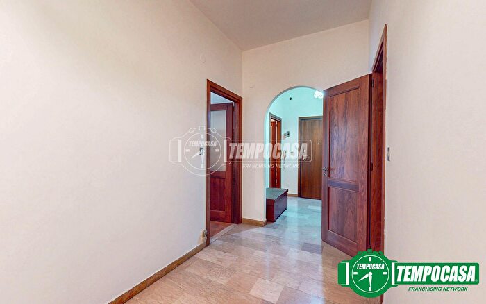 Appartamento trilocale in vendita in Via Duchessa di Galliera, Ovada