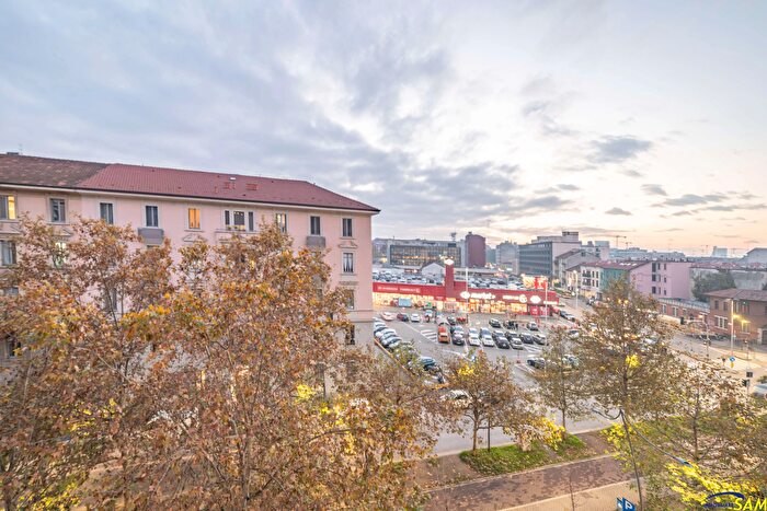 Appartamento trilocale in vendita in Corso Lodi, Milano