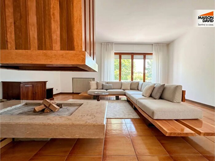 Casa con 8 locali in vendita in Via Virgilio, Arzignano