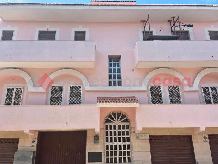 Appartamento quadrilocale in vendita in Via Toma, Pulsano