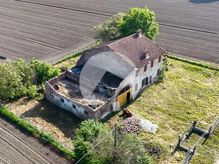 Casa con 7 locali in vendita in Via Cervaroletta, Poviglio